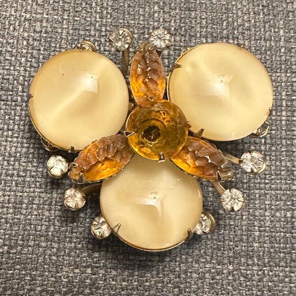Vintage Moonglow Rhinestone Leaves Brooch - Picture 1 of 7